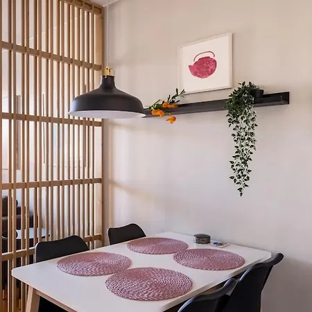 Relaxing By Sea + Sauna + Free Parking Apartment