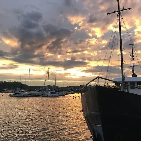 Relaxing By Sea + Sauna + Free Parking