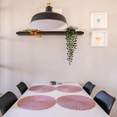 Relaxing By Sea + Sauna + Free Parking 公寓 *