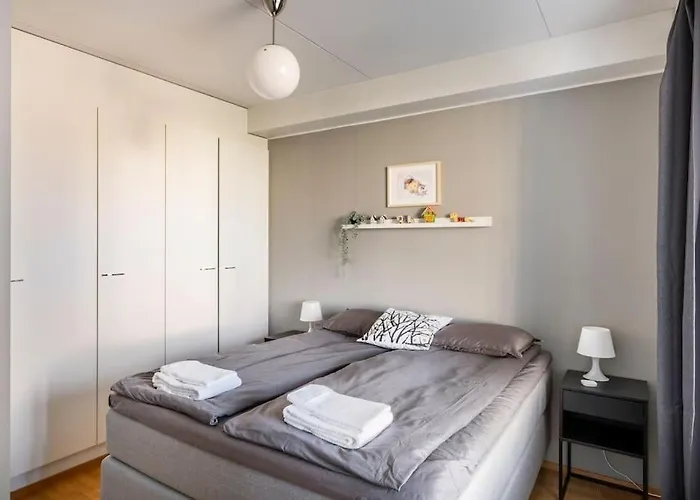 Relaxing By Sea + Sauna + Free Parking Apartment